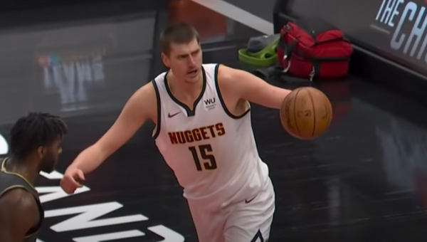 N. Jokičius vėl tapo NBA sezono MVP (VIDEO)