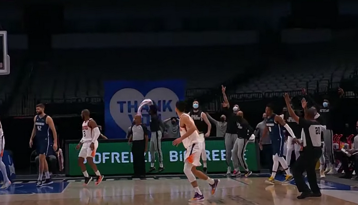 Pergalingas D. Bookerio šūvis ir D. Foxo verpstė – gražiausi NBA momentai (VIDEO)