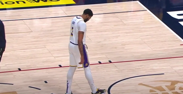„Lakers“ žvaigždė A. Davisas patyrė Achilo sausgyslės traumą (VIDEO)
