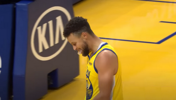 „Warriors“ superžvaigždė S. Curry tapo istorinio NBA pasiekimo autoriumi