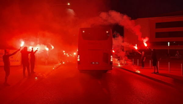 „Ryto“ fanai įspūdingai pasitiko į Vilnių sugrįžusią ekipą: „Jei reikės, titulo lauksime dar 11 metų“