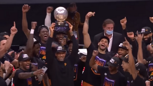 „Suns“ įveikė „Clippers“ ir žais NBA finale (VIDEO)