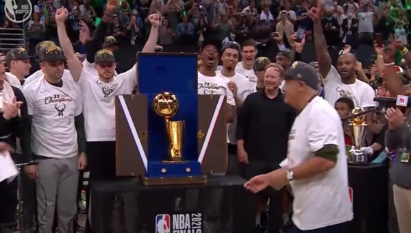 Po 50 metų „Bucks“ susigrąžino NBA titulą (VIDEO)