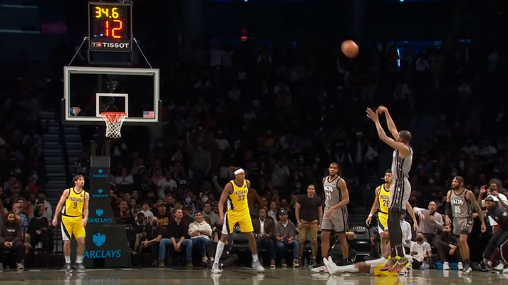 L. Jameso blokas, T. Herro ir K. Duranto šūviai – gražiausi NBA nakties momentai (VIDEO)