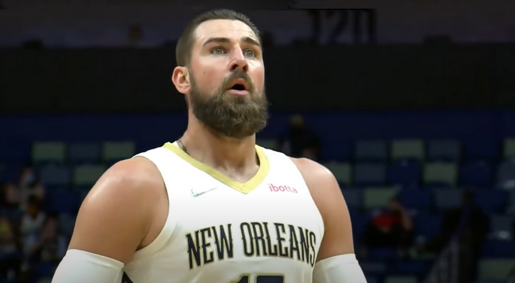 „Pelicans“ su J. Valančiūnu iššvaistė 19 taškų atsargą (VIDEO)