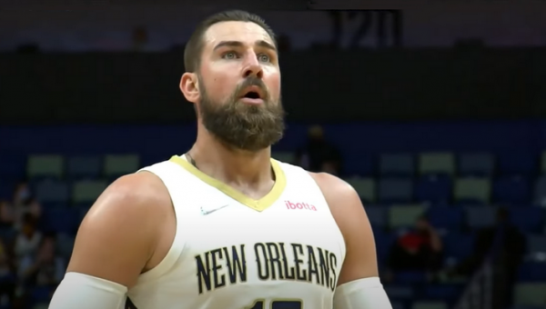 „Pelicans“ su J. Valančiūnu iššvaistė 19 taškų atsargą (VIDEO)