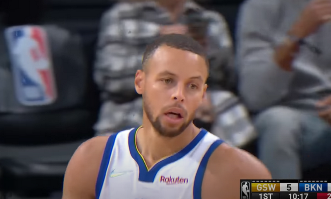 S. Curry pataikė devynis tritaškius, o „Warriors“ nugalėjo „Nets“ (VIDEO)