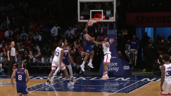 Įdomus atvejis: NBA nakties momentas – J. Hardeno dėjimas (VIDEO)