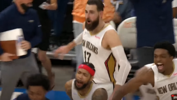 Po metimo per visą aikštelę – įspūdinga „Pelicans“ pergalė (VIDEO)