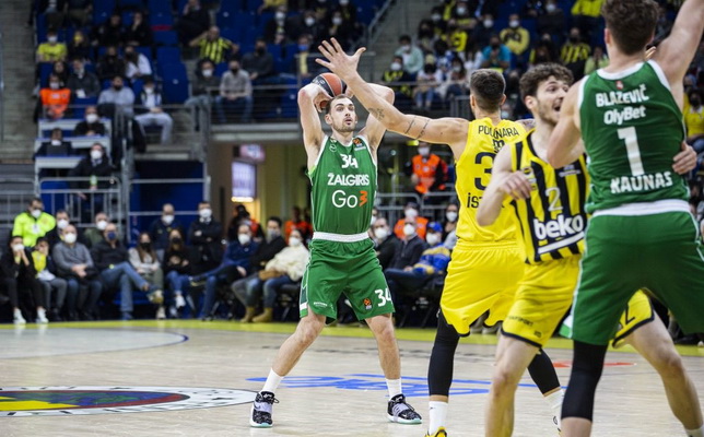 T. Cavanaugh – geriausias Eurolygos turo kovotojas dėl kamuolių, MVP – „Maccabi“ centras