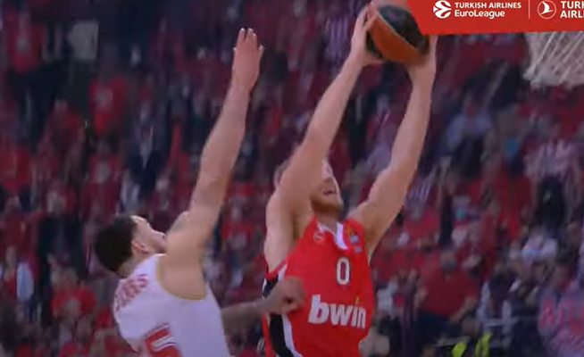 Per M. Jamesą įkrovęs Th. Walkupas – Eurolygos ketvirtfinalio TOP 10 (VIDEO)