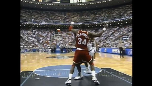 LeBronas įvardijo tris 90-ųjų centrus, kurie šiuolaikinėje NBA galėtų tapti MVP