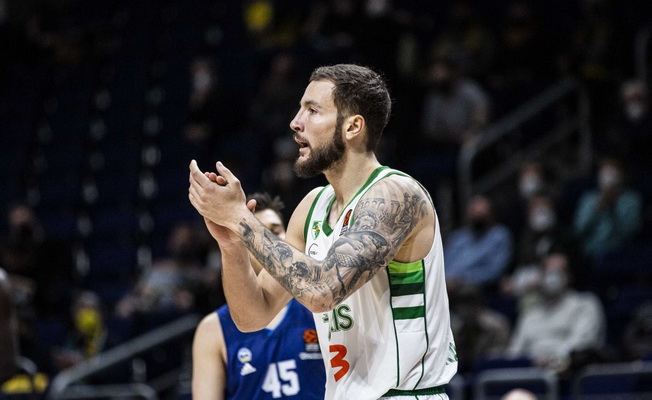 J. Lauvergne'as netrukus sukirs rankomis su ASVEL