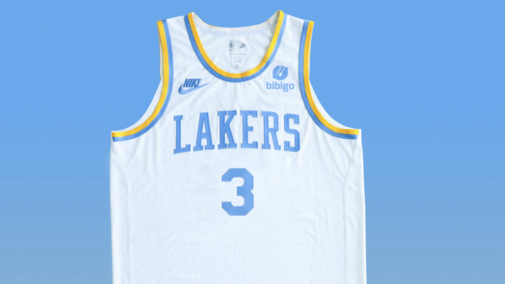 „Lakers“ pristatė naują aprangą – vilkės 1950-ųjų pavyzdžio marškinėlius