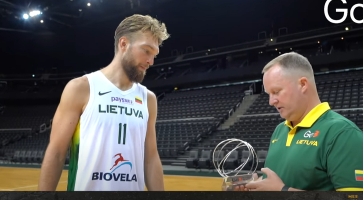 Dėjimais žiūrovus džiuginęs D. Sabonis – rungtynių MVP (VIDEO)