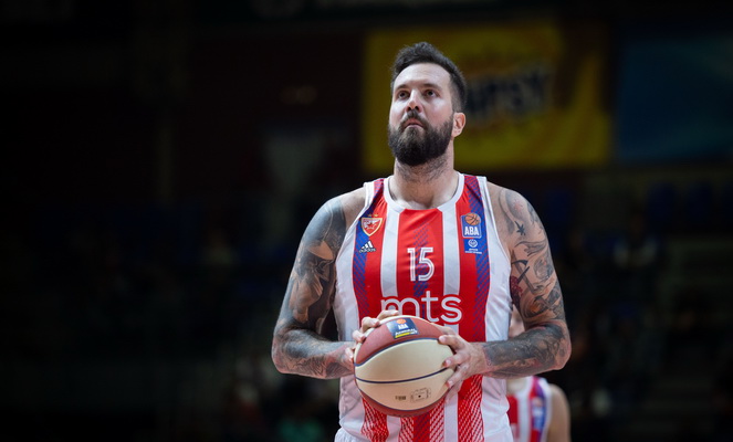 „Crvena Zvezda“ įveikė „Budučnost“, o „Partizan“ sutriuškino Skopjės krepšininkus