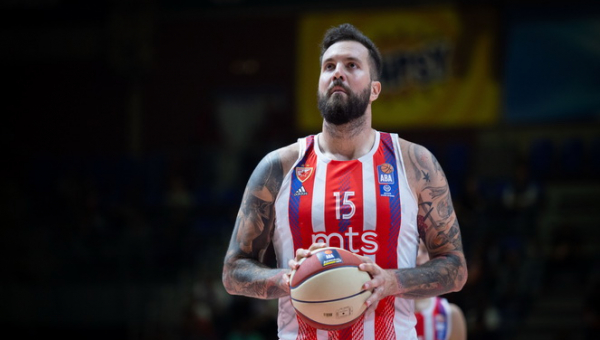 „Crvena Zvezda“ įveikė „Budučnost“, o „Partizan“ sutriuškino Skopjės krepšininkus
