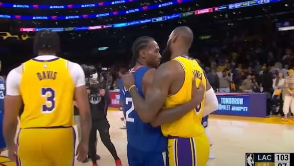 „Clippers“ įveikė „Lakers“, o „Bucks“ pranoko „76ers“ (VIDEO)