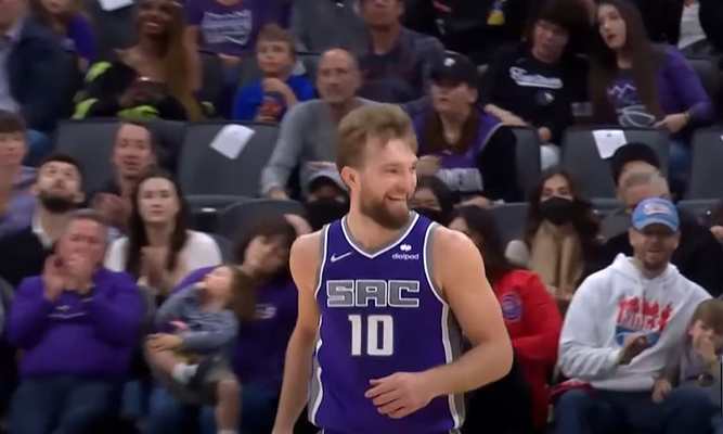 D. Sabonis padėjo „Kings“ iškovoti antrąją pergalę iš eilės (VIDEO)