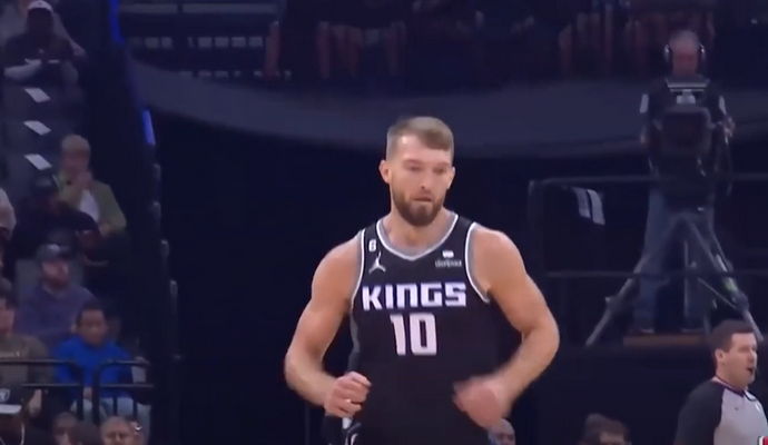 D. Sabonis prisidėjo prie „Kings“ pergales prieš „Lakers“