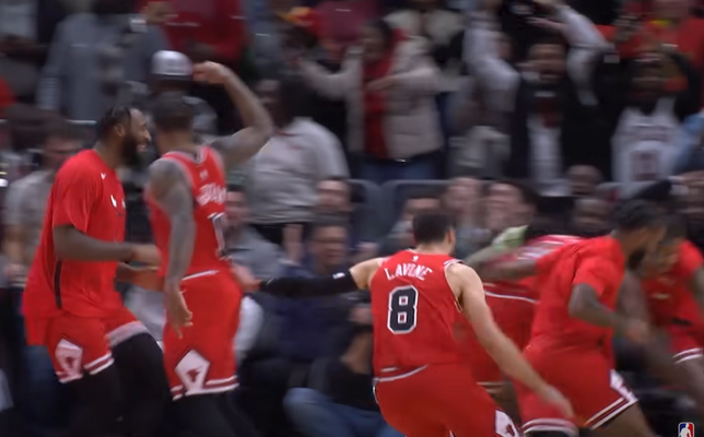 Gražiausias NBA nakties epizodas - pergalingi „Bulls“ taškai (VIDEO)