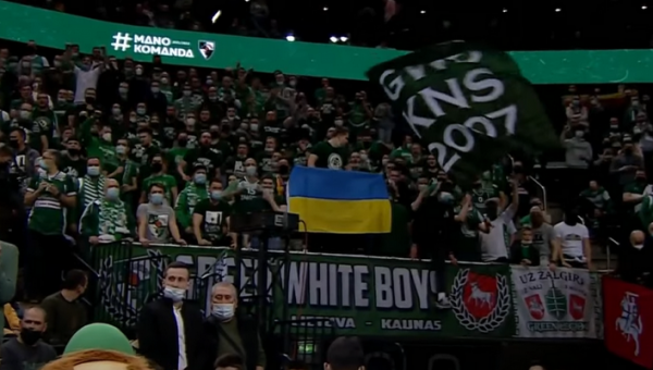 „Green White Boys“ rungtynėse su „Crvena Zvezda“ skatina kaip niekad palaikyti Ukrainą