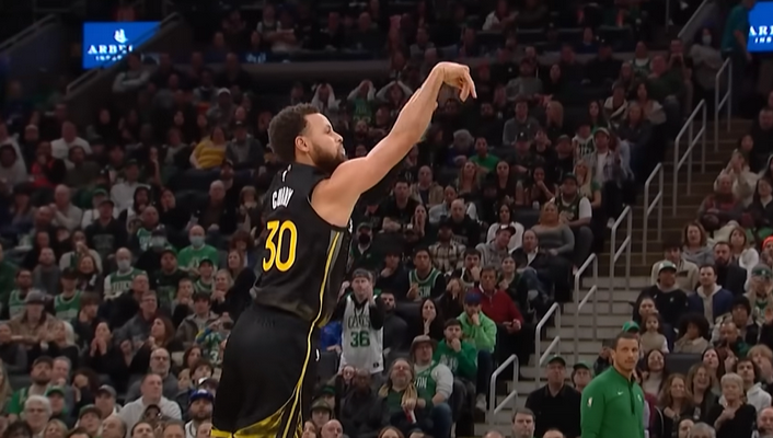 Gražiausias NBA nakties epizodas - S. Curry metimas iš pusės aikštės (VIDEO)