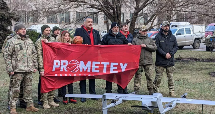 „Prometey“ įteikė 350 tūkst. eurų vertės dovaną Ukrainos kariuomenei