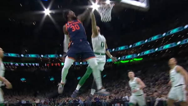 Gražiausias NBA nakties epizodas - efektingas „Knicks“ puolėjo dėjimas (VIDEO)