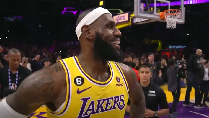 „Lakers“ žvaigždė L. Jamesas tapo rezultatyviausiu visų laikų NBA žaidėju