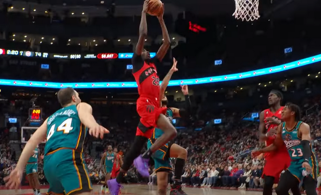 Gražiausias NBA nakties epizodas - „Raptors“ puolėjo dėjimas (VIDEO)