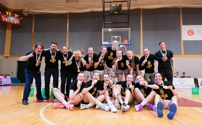 „Kibirkštis“ apgynė „Karalienės taurės“ titulą (Finalo MVP – G. Petronytė)