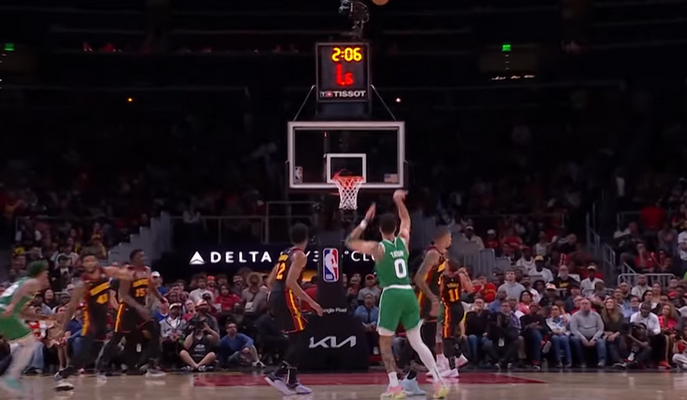 Gražiausias NBA nakties epizodas - tolimas J. Tatumo metimas (VIDEO)