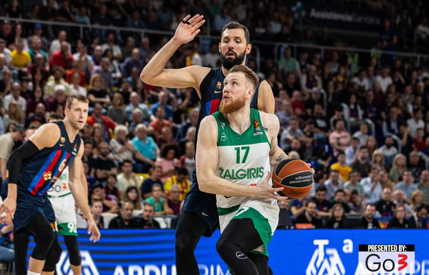 „Žalgiris“ atsidūrė ant prarajos ribos: po atkaklios kovos krito prieš „Barceloną“