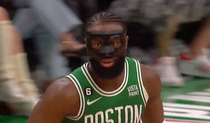 „Celtics“ nušlavė „76ers“ ir išlygino seriją
