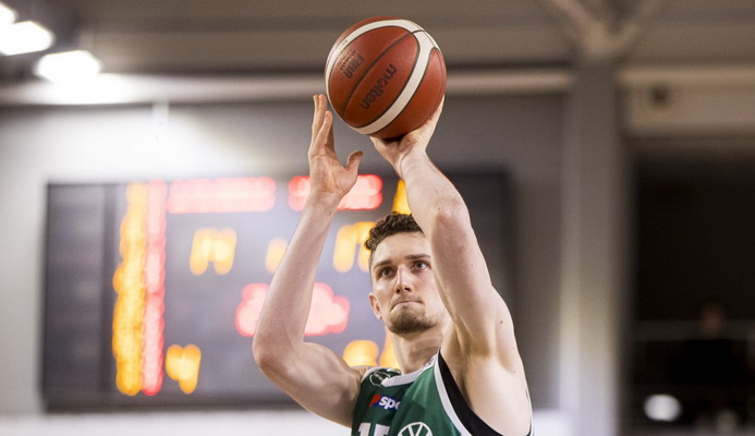 „Žalgiris“ sunkia pergale Jonavoje laimėjo reguliarųjį sezoną