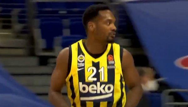 „Fenerbahče“ pratęsė sutartį su D. Pierre'u