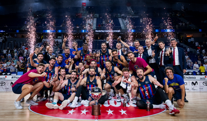 „Barcelona“ susigrąžino Ispanijos lygos trofėjų
