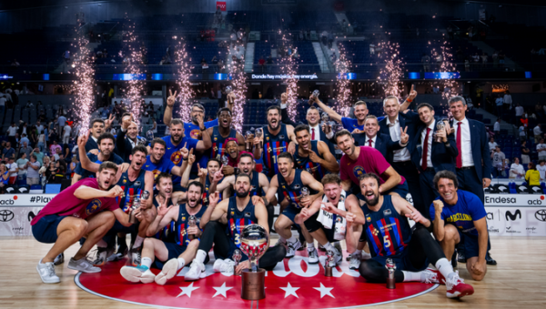 „Barcelona“ susigrąžino Ispanijos lygos trofėjų
