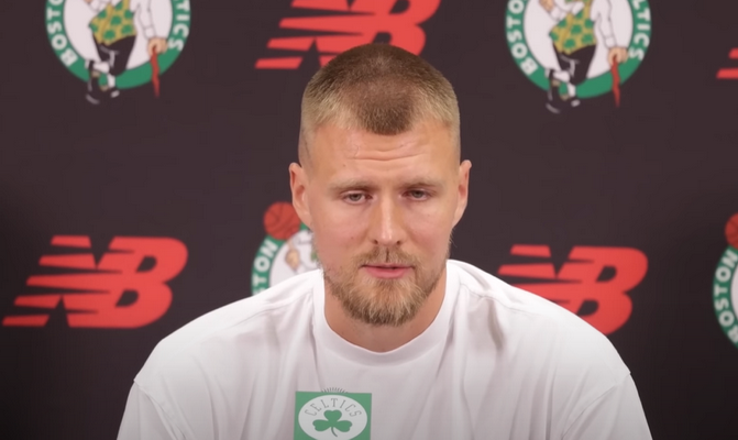 K. Porzingis pratęsė kontraktą su „Celtics“ (K. Irvingas lieka „Mavericks“)