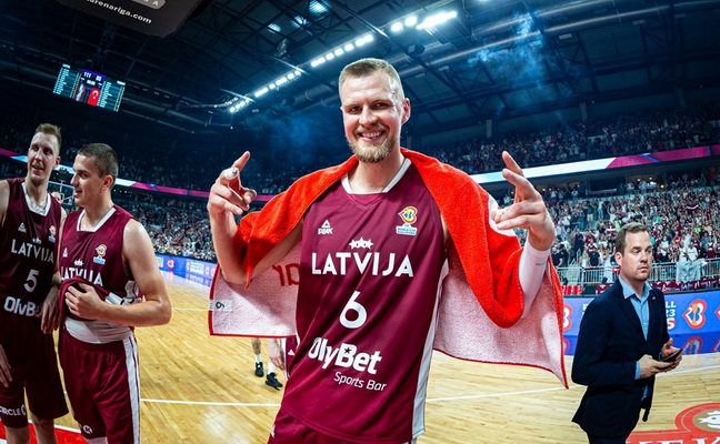 Latvijos krepšinio federacija neigia pranešimus dėl K. Porzingio traumos