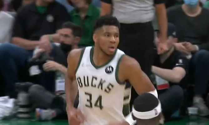 G. Antetokounmpo pratęsė sutartį su „Bucks“ 