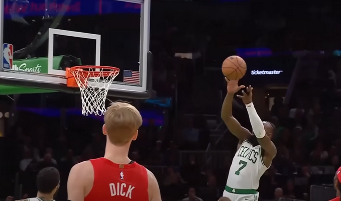 Gražiausias NBA nakties epizodas - efektinga „Celtics“ ataka (VIDEO)