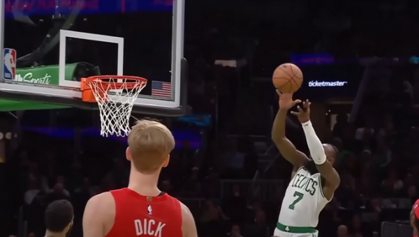 Gražiausias NBA nakties epizodas - efektinga „Celtics“ ataka (VIDEO)