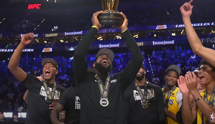 „Lakers“ iškovojo pirmąją istorijoje NBA taurę (VIDEO)