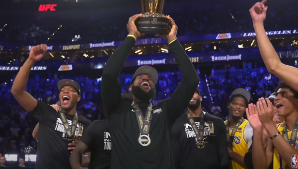 „Lakers“ iškovojo pirmąją istorijoje NBA taurę (VIDEO)