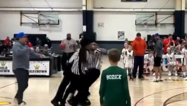 Būna ir taip: vaikų krepšinio rungtynėse susimušė teisėjai (VIDEO)