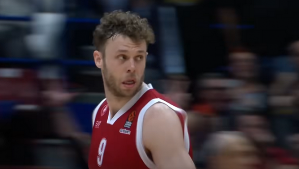 „Emporio Armani“ pranoko ASVEL, o „Bayern“ nugalėjo „Anadolu Efes“