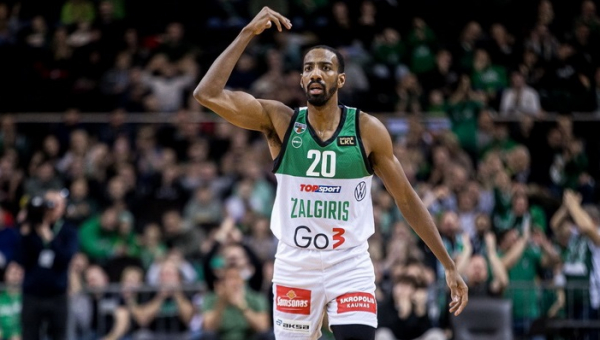 Galvosūkis „Žalgirio“ ekipai: ar reikia pasilikti A. Hollinsą?