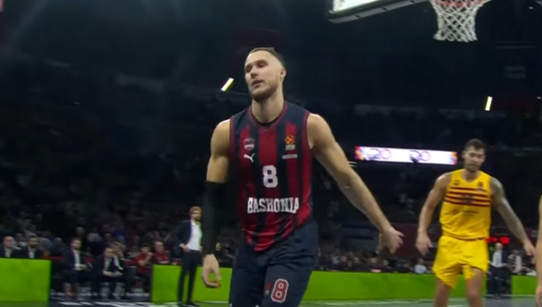 T. Sedekerskis ir „Baskonia“ išvykoje krito prieš „Emporio Armani“ („Bayern“ pranoko „Valencia“)